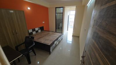 Bedroom Image of 372 Sq.ft 1 RK Apartment / Flat for rent in Sector 72 Noida for Rs. 12599