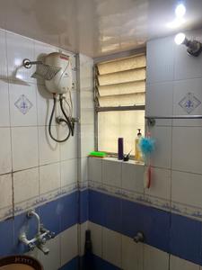 Bathroom Image of 900 Sq.ft 2 BHK Apartment / Flat for rent in Kumar Paritosh, Karve Nagar Pune for Rs. 25000