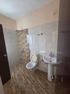 Bathroom Image of 1520 Sq.ft 3 BHK Apartment / Flat for rent in Krish Vatika, Khanpur Khola Alwar for Rs. 15000