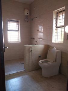 Bathroom Image of 2000 Sq.ft 3 BHK Independent House for rent in Pozhichalur Chennai for Rs. 25000