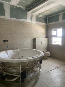 Bathroom Image of 7800 Sq.ft 7 BHK Independent House for sale in Vallabh Vidhyanagar Anand for Rs. 42500000