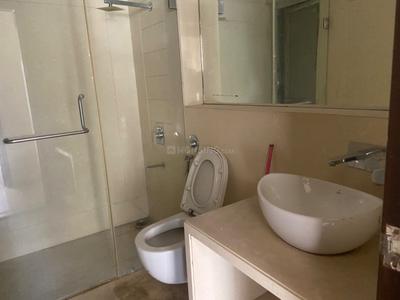 Bathroom Image of 1600 Sq.ft 3 BHK Apartment / Flat for rent in RNA Continental, Chembur Mumbai for Rs. 130000