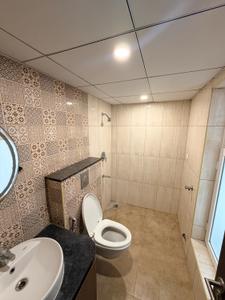 Bathroom Image of 2050 Sq.ft 4 BHK Apartment / Flat for rent in Casagrand Castle, Kolapakkam Chennai for Rs. 55000