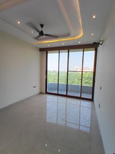 Bedroom Image of 3000 Sq.ft 4 BHK Builder Floor for rent in Sector 72 Noida for Rs. 70000