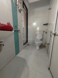 New Gardens Bathroom 3