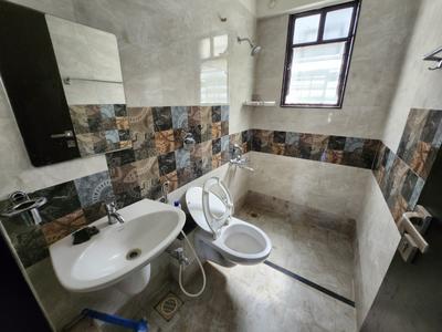 Bathroom Image of 1296 Sq.ft 3 BHK Apartment / Flat for sale in Dreams Belle Vue, Bavdhan Pune for Rs. 12000000