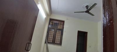 Bedroom Image of 1292 Sq.ft 2 BHK Builder Floor for rent in Sector Xu 1 Greater Noida for Rs. 15000