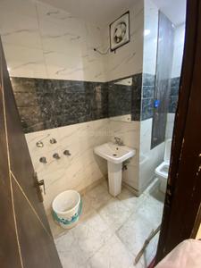 Bathroom Image of 450 Sq.ft 1 BHK Builder Floor for rent in Ramesh Nagar New Delhi for Rs. 24000