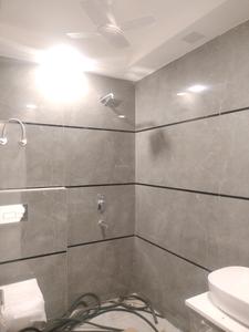 Common Bathroom Image of 1305 Sq.ft 3 BHK Builder Floor for sale in BPTP District 5, Sector 84 Faridabad for Rs. 14000000