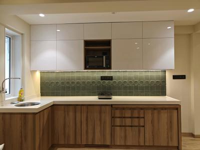 Kitchen Image of 600 Sq.ft 1 BHK Apartment / Flat for rent in Divine Shivom Khar Station, Khar West Mumbai for Rs. 210000