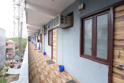 Balcony Image of Slate Pearl in Sector 137, Kulesara