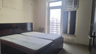 Bedroom Image of 949 Sq.ft 2 BHK Apartment / Flat for rent in Gardenia Glory, Sector 46 Noida for Rs. 38000