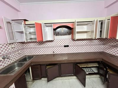 Kitchen Image of 2850 Sq.ft 3 BHK Builder Floor for rent in Sector 55 Noida for Rs. 35000