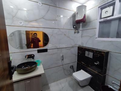 Bathroom Image of 1350 Sq.ft 3 BHK Builder Floor for rent in Puri Kohinoor Faridabad, Sector 89 Faridabad for Rs. 28000