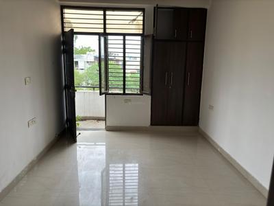 Bedroom Image of 1800 Sq.ft 3 BHK Apartment / Flat for sale in Dayal Bagh Agra for Rs. 6000000