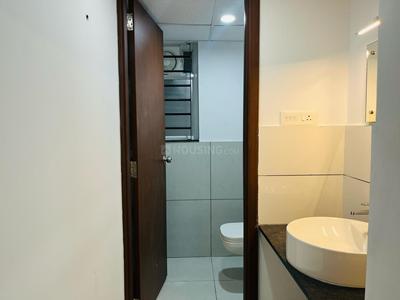 Bathroom Image of 1900 Sq.ft 3 BHK Apartment / Flat for rent in Palazhi Kozhikode for Rs. 60000