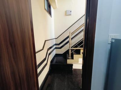 Balcony Image of 540 Sq.ft 1 BHK Builder Floor for rent in Jhilmil Colony New Delhi for Rs. 16500