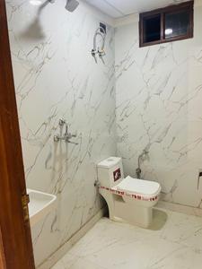 Bathroom Image of 1500 Sq.ft 3 BHK Apartment / Flat for sale in Skyline Dev Infra, Sector 49 Noida for Rs. 5725000
