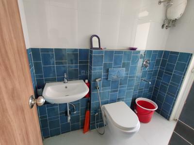 Bathroom Image of 800 Sq.ft 2 BHK Apartment / Flat for sale in Lodha Amara, Kolshet Thane for Rs. 11000000