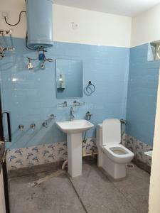 Bathroom Image of 566 Sq.ft 1 BHK Independent House for rent in Sector 7 Gurgaon for Rs. 15000