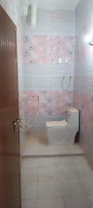 Bathroom Image of 1000 Sq.ft 2 BHK Builder Floor for rent in Shyam Nagar Kanpur for Rs. 8000