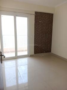 Bedroom Image of 1700 Sq.ft 3.5 BHK Apartment / Flat for sale in Amrapali Crystal Homes Phase 1, Sector 76 Noida for Rs. 23000000