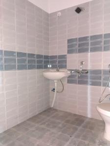 Common Bathroom Image of 875 Sq.ft 3 BHK Apartment / Flat for sale in Pailan Kolkata for Rs. 4200000