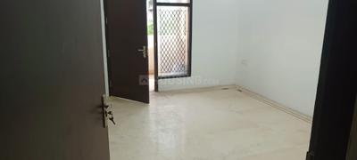 Bedroom Image of 1800 Sq.ft 3 BHK Builder Floor for rent in Kirti Nagar New Delhi for Rs. 70500