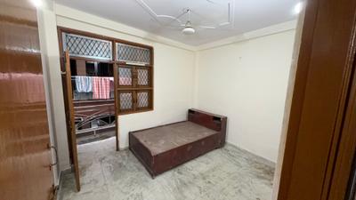 Bedroom Image of 600 Sq.ft 2 BHK Builder Floor for rent in Mayur Vihar Phase 1 New Delhi for Rs. 18000