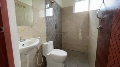 Bathroom Image of 600 Sq.ft 1 BHK Apartment / Flat for rent in Whitefield Bengaluru for Rs. 23000