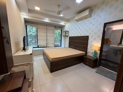 Bedroom Image of 850 Sq.ft 2 BHK Apartment / Flat for rent in Bandra West Mumbai for Rs. 145000