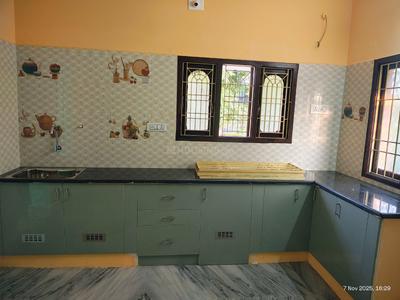 Kitchen Image of 800 Sq.ft 1 BHK Builder Floor for rent in Thirumullaivoyal Chennai for Rs. 15000