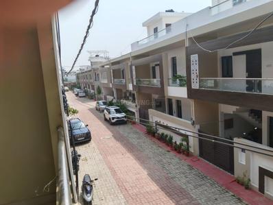 Balcony Image of 1250 Sq.ft 2 BHK Builder Floor for rent in Garg Enclave Extension, Indira Nagar Lucknow for Rs. 13000