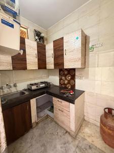 Kitchen Image of 500 Sq.ft 1 BHK Builder Floor for rent in Ashok Nagar New Delhi for Rs. 18000