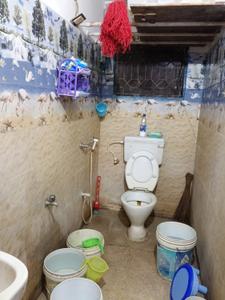 Bathroom Image of 427 Sq.ft 1 BHK Apartment / Flat for sale in Nanganallur Chennai for Rs. 4500000