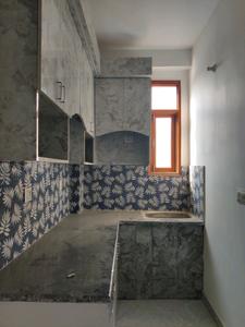 Kitchen Image of 750 Sq.ft 2 BHK Builder Floor for sale in DLF Ankur Vihar Ghaziabad for Rs. 2132020