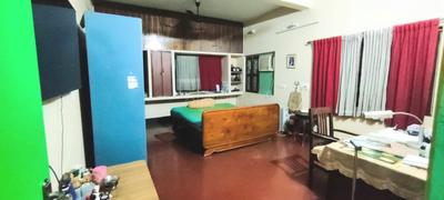 Bedroom Image of 5500 Sq.ft 6 BHK Independent House for sale in Baghajatin Kolkata for Rs. 22500000