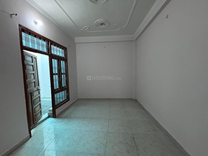 Chhata Meel, Jankipuram Extension Bedroom 1