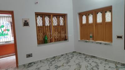 Bedroom Image of 650 Sq.ft 2 BHK Independent House for rent in Airport Gate no. 1 Kolkata for Rs. 7500
