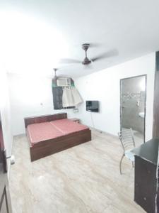 Bedroom Image of 900 Sq.ft 2 BHK Builder Floor for rent in  Dayanand Colony RWA, Lajpat Nagar New Delhi for Rs. 30000
