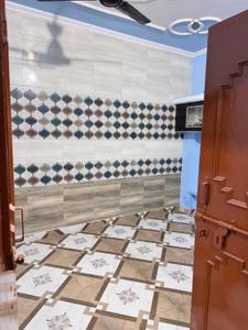 Bathroom Image of 600 Sq.ft 2 BHK Independent House for rent in Rajajipuram Lucknow for Rs. 8000
