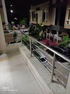 1 RK Studio