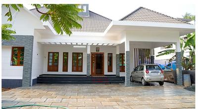 Image of 2000 Sq.ft 3 BHK Independent House for rent in Meloor, Thrissur for Rs. 35000