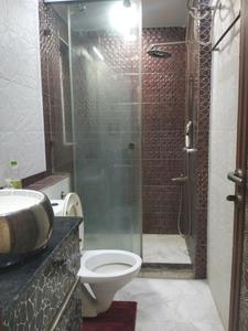Common Bathroom Image of 1650 Sq.ft 3 BHK Apartment / Flat for rent in DLF Capital Greens Phase 1 And 2, Karampura New Delhi for Rs. 57000