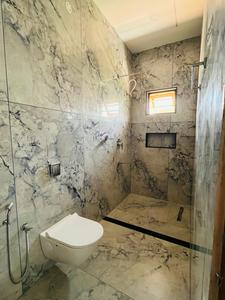 Bathroom Image of 3500 Sq.ft 5 BHK Villa for sale in Kakkanad Kochi for Rs. 26000000