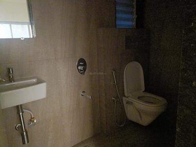 Bathroom Image of 650 Sq.ft 1 BHK Apartment / Flat for rent in Dadar East Mumbai for Rs. 60000