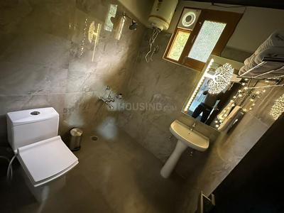 Bathroom Image of 1100 Sq.ft 4 BHK Apartment / Flat for sale in Naraina New Delhi for Rs. 14000000