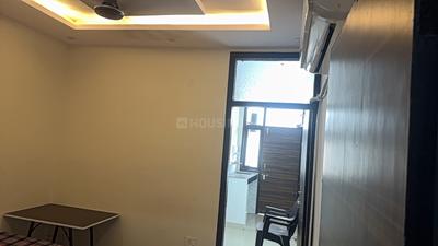 Living Room Image of 650 Sq.ft 1 BHK Independent House for rent in Patel Nagar New Delhi for Rs. 18000