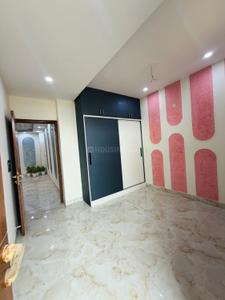 Hall Image of 1000 Sq.ft 2 BHK Apartment / Flat for sale in Sector 72 Noida for Rs. 3800000