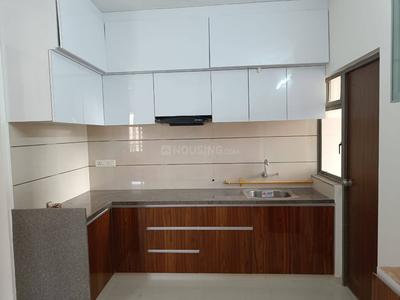 Kitchen Image of 720 Sq.ft 2 BHK Apartment / Flat for rent in Regalia Orane, Ghuma Ahmedabad for Rs. 22000